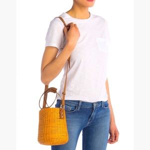 Summer straw with double circle metal handle.